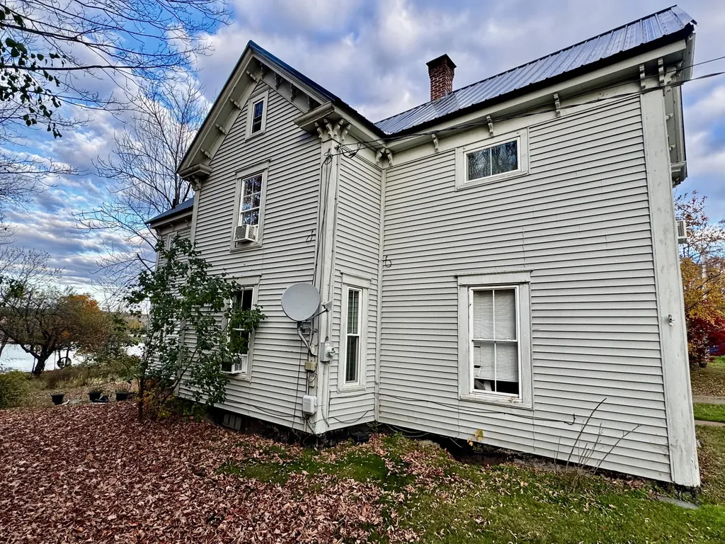 704 Main Street Calais ME 04619