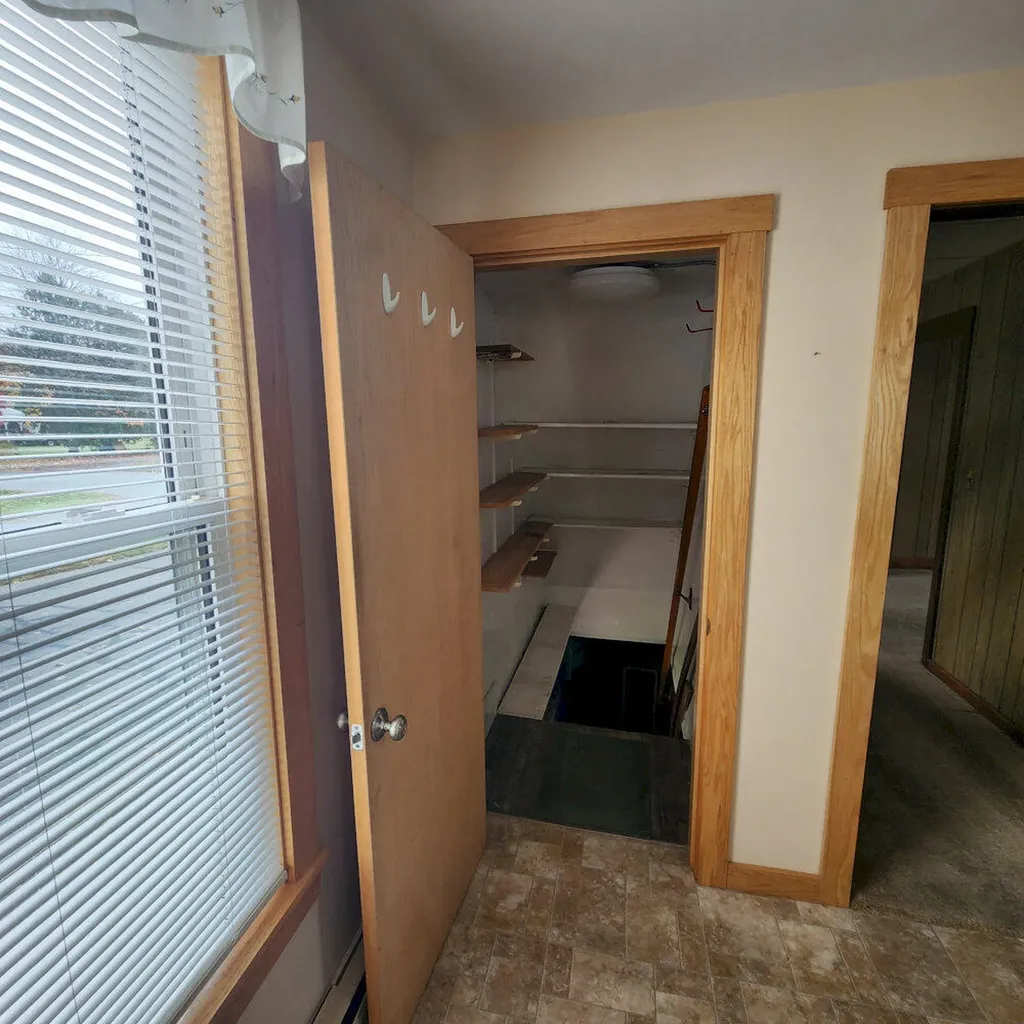 20 John Street Madison ME 04950