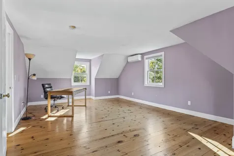 3 Bhoireann Lane York ME 03909