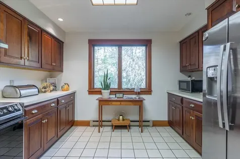 10 Harbor Drive Lincolnville ME 04849