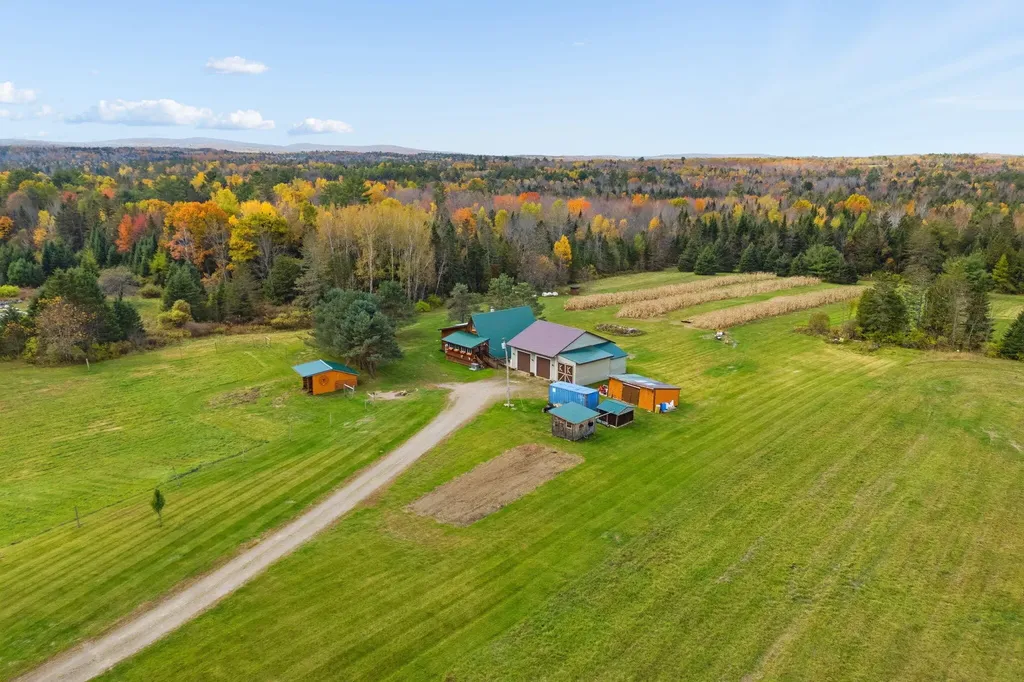 1445 Bear Hill Road Dover-foxcroft ME 04426