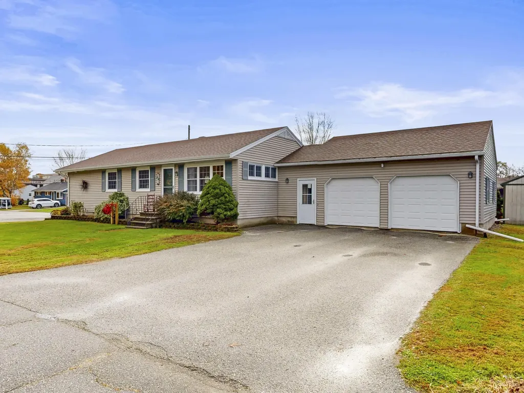 49 Rachel Boulevard Lewiston ME 04240