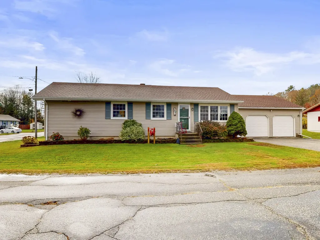 49 Rachel Boulevard Lewiston ME 04240