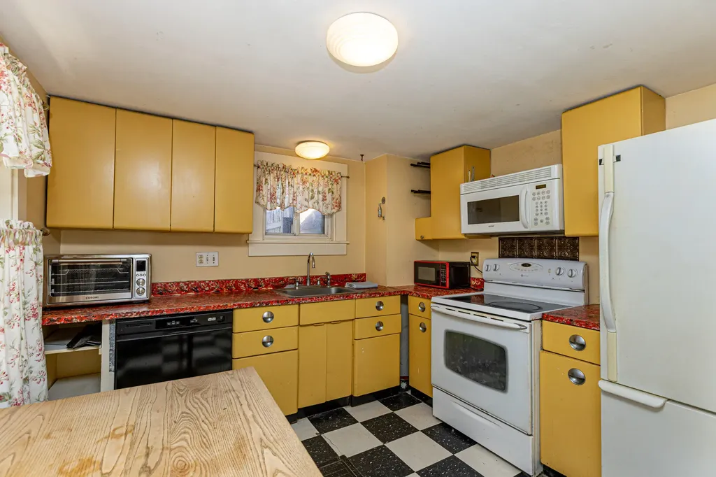 22 Valley Road Bath ME 04530