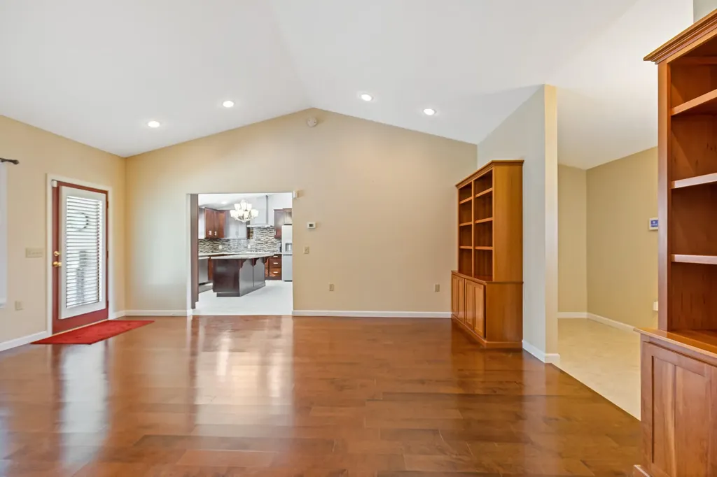 39 Knapp Lane China ME 04358