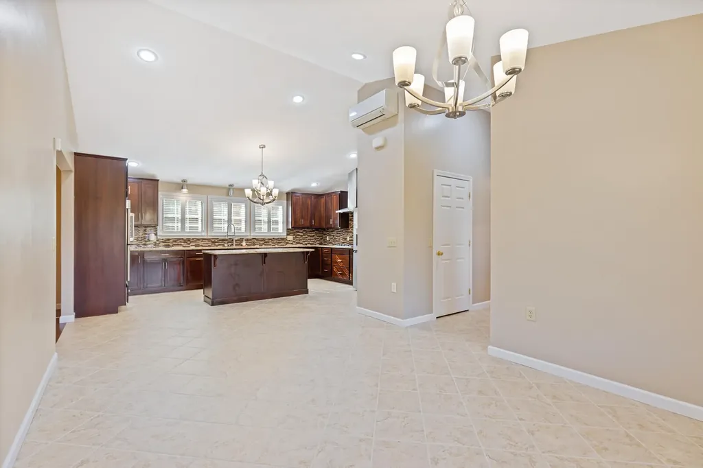 39 Knapp Lane China ME 04358