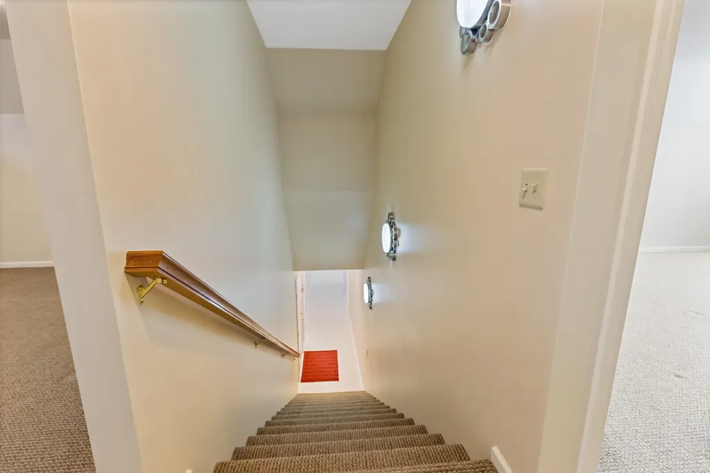 39 Knapp Lane China ME 04358