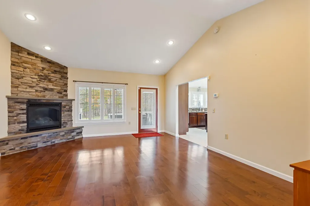 39 Knapp Lane China ME 04358