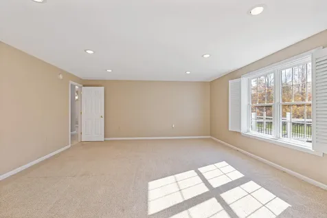 39 Knapp Lane China ME 04358
