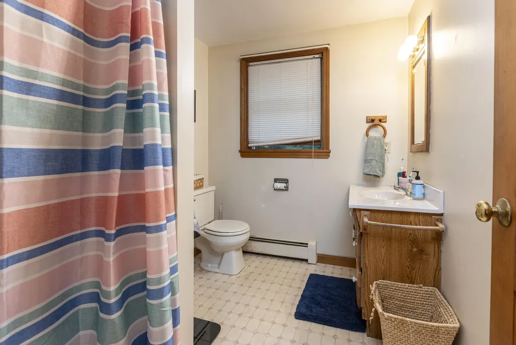 71 Valley Road Cumberland ME 04021
