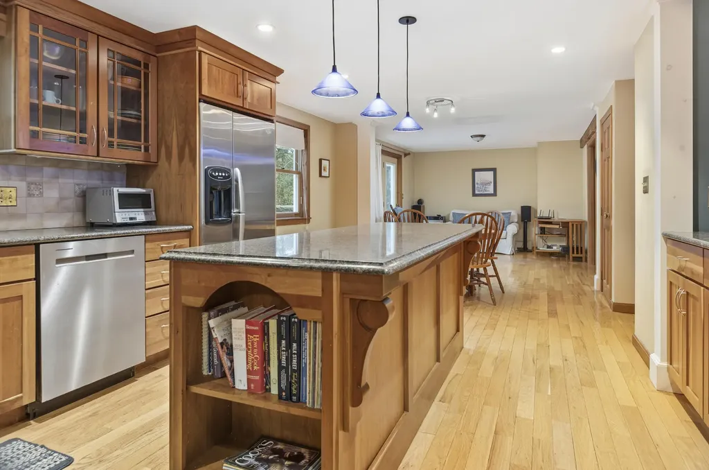 71 Valley Road Cumberland ME 04021
