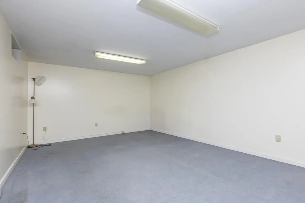 71 Valley Road Cumberland ME 04021