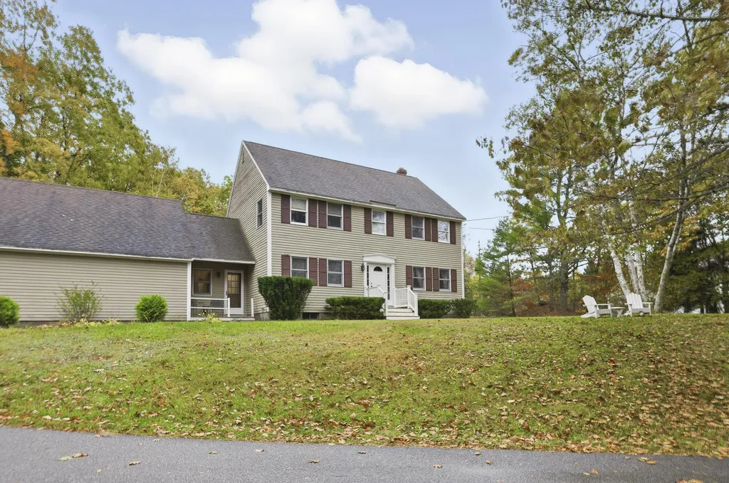 71 Valley Road Cumberland ME 04021