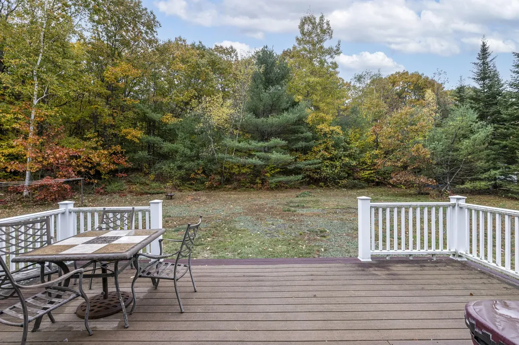 71 Valley Road Cumberland ME 04021