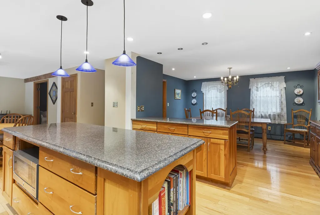 71 Valley Road Cumberland ME 04021