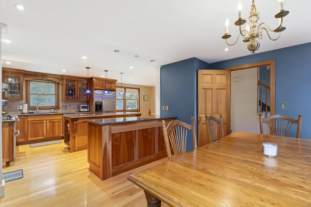 71 Valley Road Cumberland ME 04021