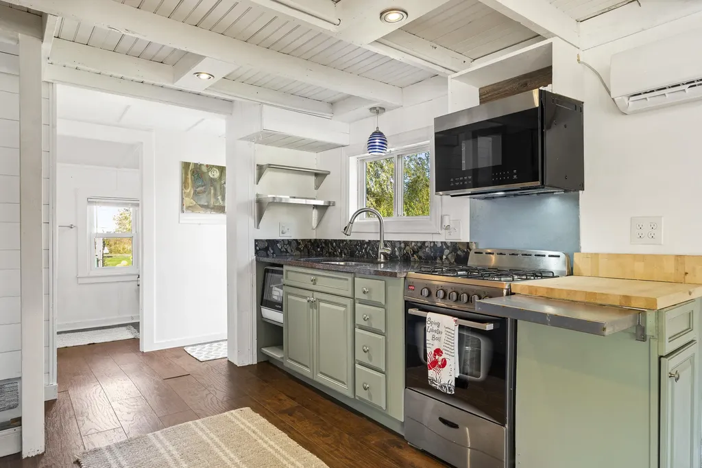 8 & 2 Kane Lane Harpswell ME 04079