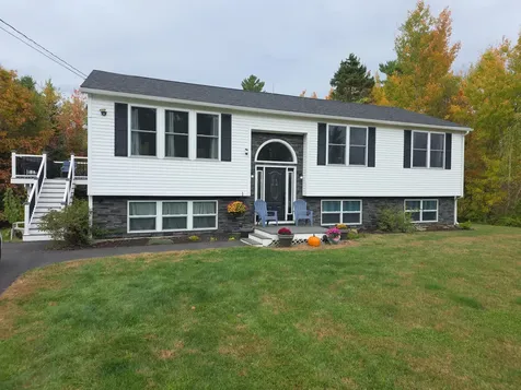 10 Kelliher Street Glenburn ME 04401