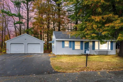17 Sunrise Circle Augusta ME 04330