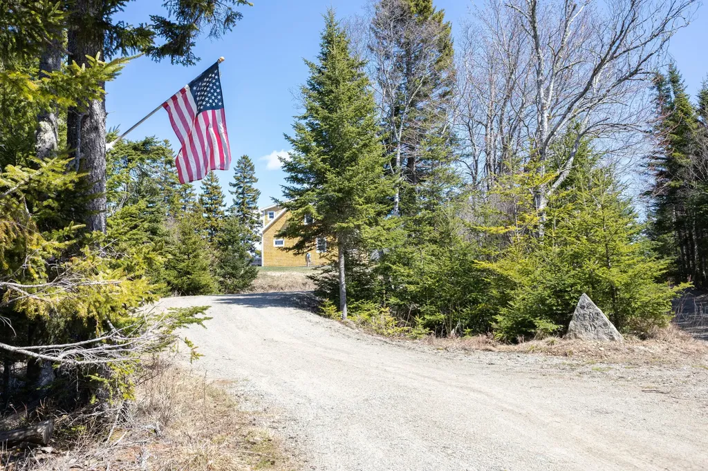 52 Kent Road Addison ME 04606