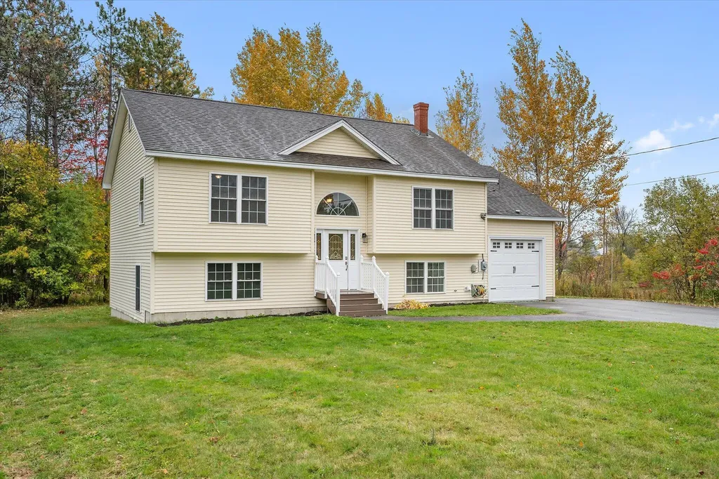 21 Yankee Avenue Bangor ME 04401