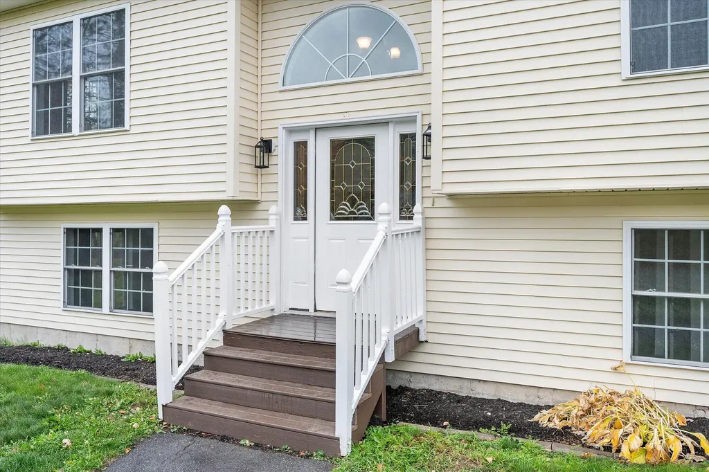 21 Yankee Avenue Bangor ME 04401