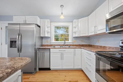 21 Yankee Avenue Bangor ME 04401