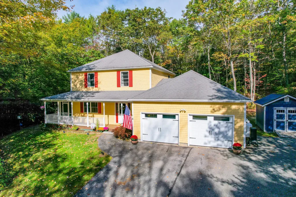 6 Pond Ridge Drive Lewiston ME 04240