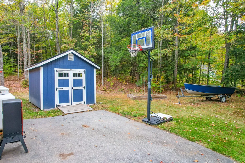 6 Pond Ridge Drive Lewiston ME 04240