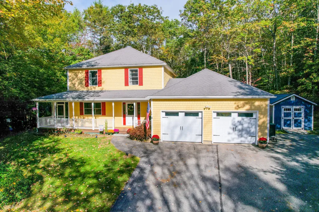 6 Pond Ridge Drive Lewiston ME 04240