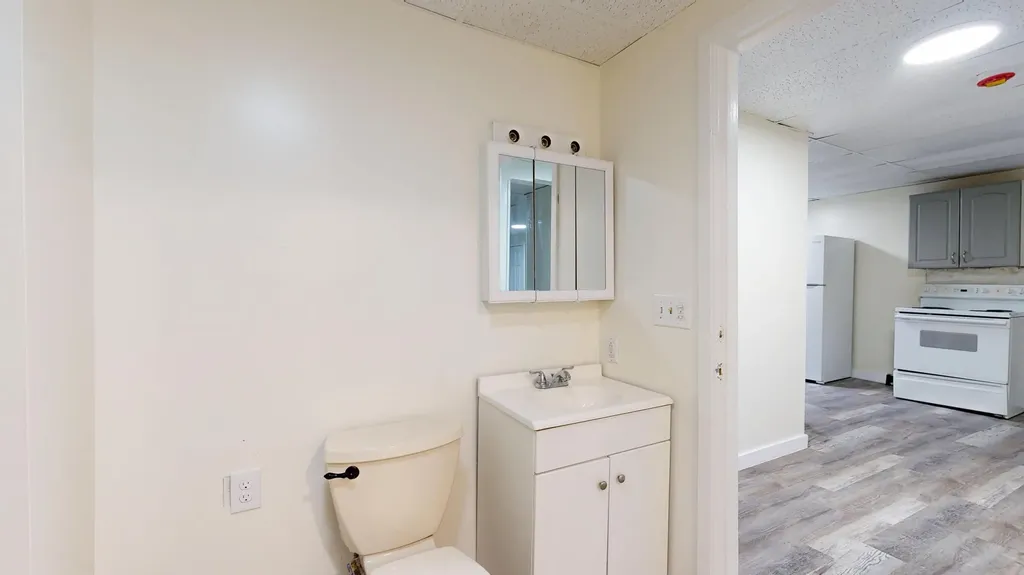 112 Newbury Street Auburn ME 04210