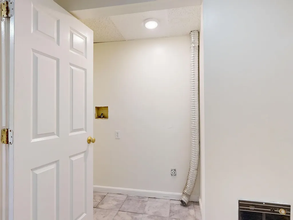 112 Newbury Street Auburn ME 04210