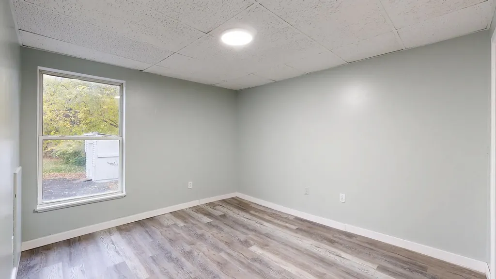 112 Newbury Street Auburn ME 04210