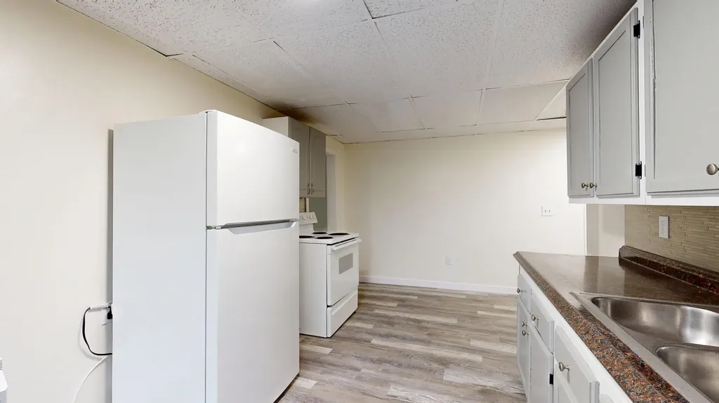 112 Newbury Street Auburn ME 04210