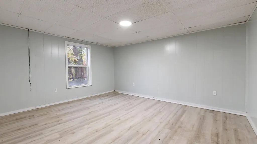 112 Newbury Street Auburn ME 04210