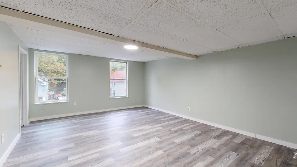 112 Newbury Street Auburn ME 04210