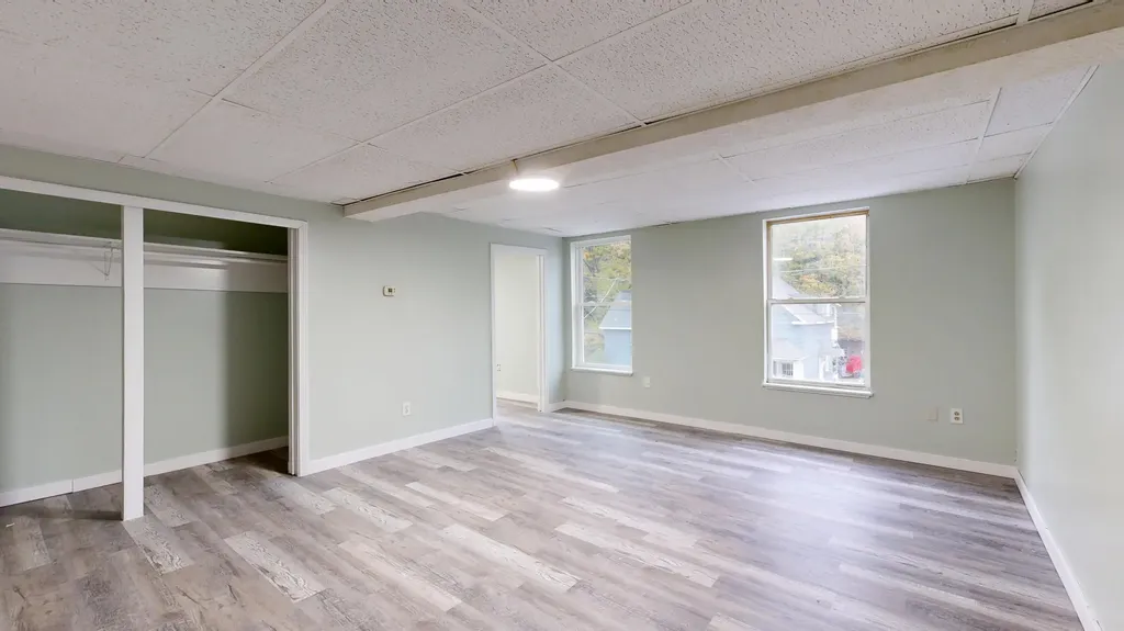 112 Newbury Street Auburn ME 04210
