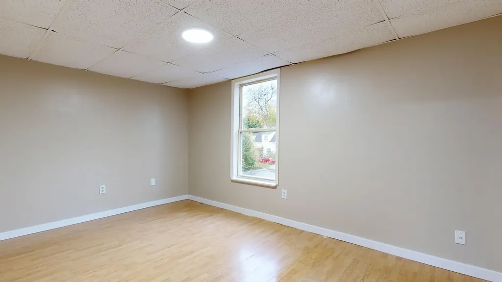 112 Newbury Street Auburn ME 04210