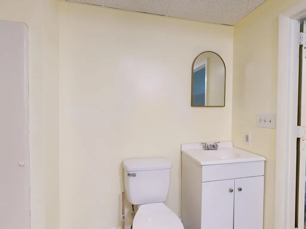 112 Newbury Street Auburn ME 04210
