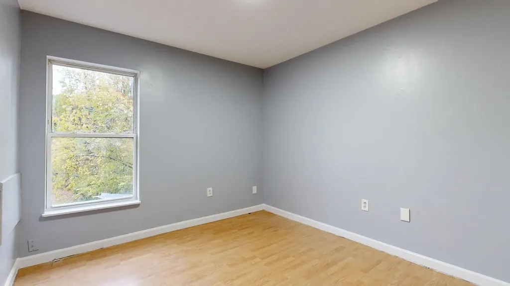 112 Newbury Street Auburn ME 04210