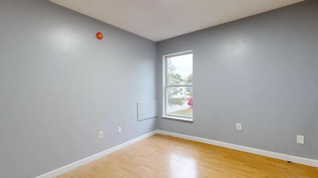 112 Newbury Street Auburn ME 04210
