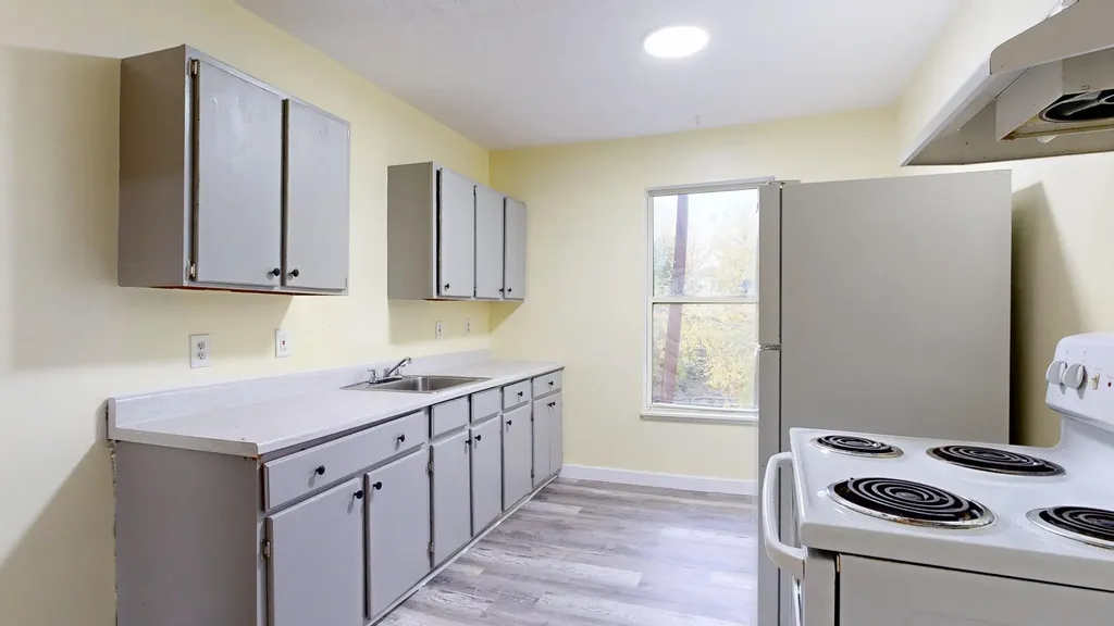 112 Newbury Street Auburn ME 04210