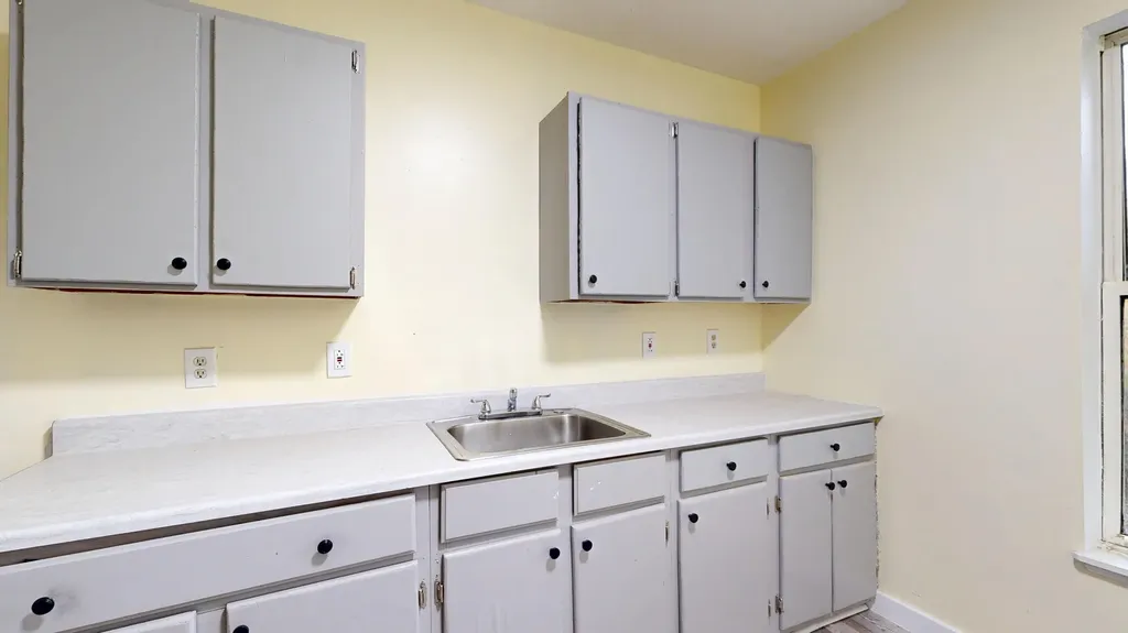 112 Newbury Street Auburn ME 04210