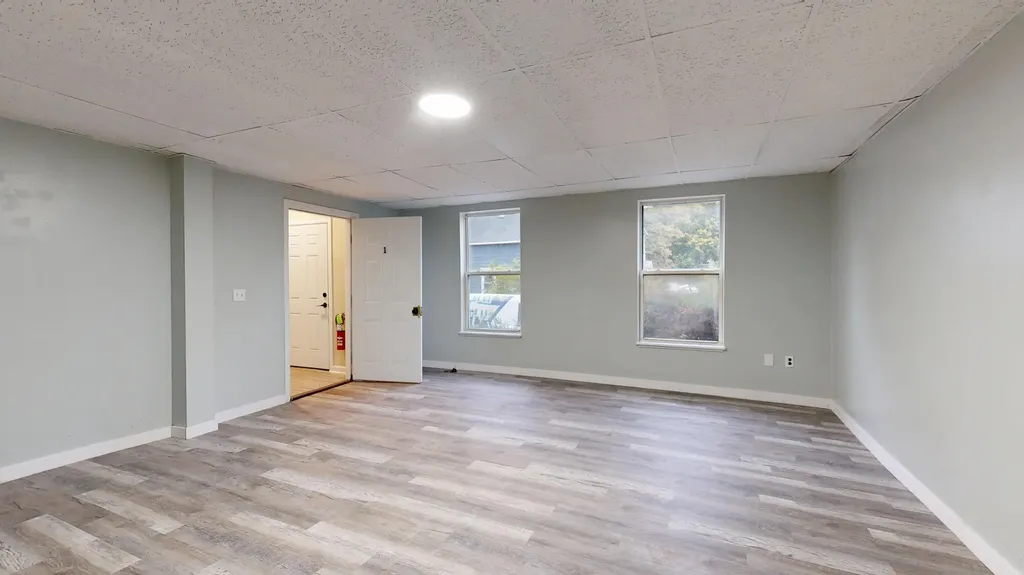 112 Newbury Street Auburn ME 04210