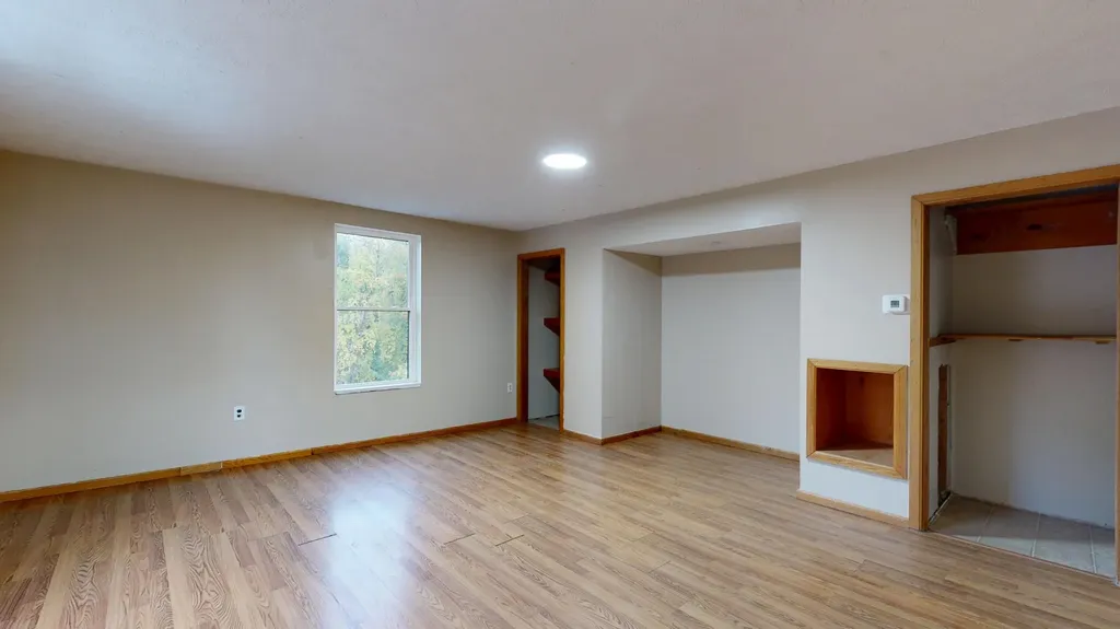 112 Newbury Street Auburn ME 04210