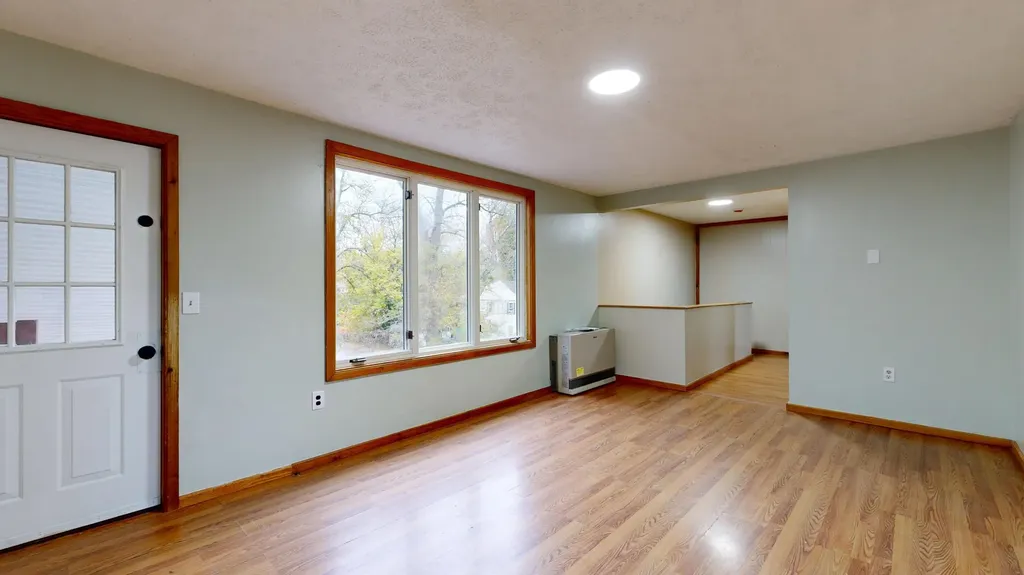 112 Newbury Street Auburn ME 04210