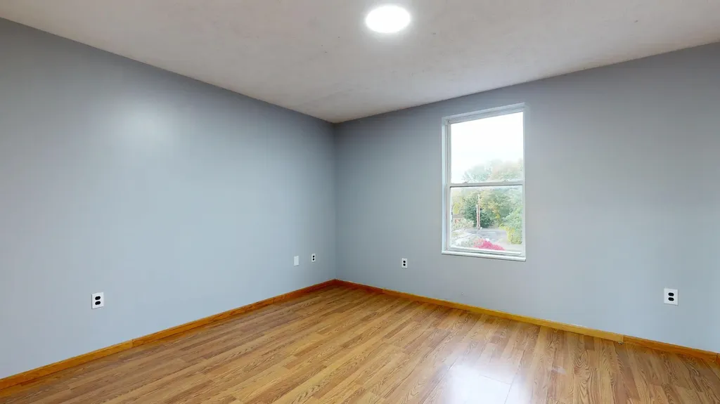 112 Newbury Street Auburn ME 04210