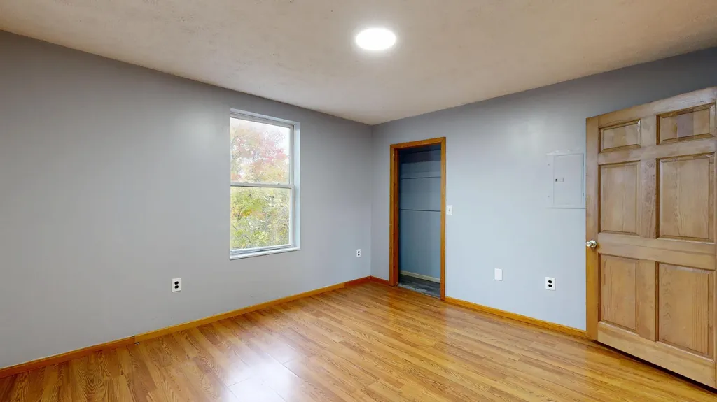 112 Newbury Street Auburn ME 04210