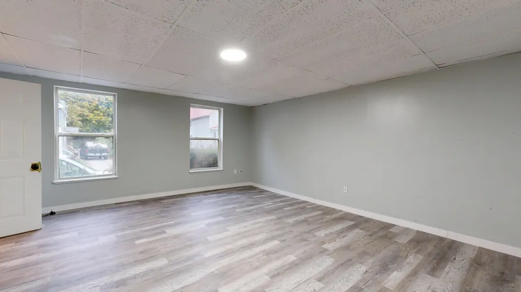 112 Newbury Street Auburn ME 04210