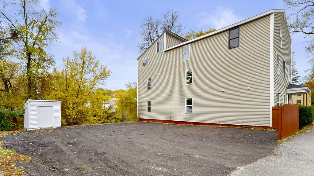112 Newbury Street Auburn ME 04210